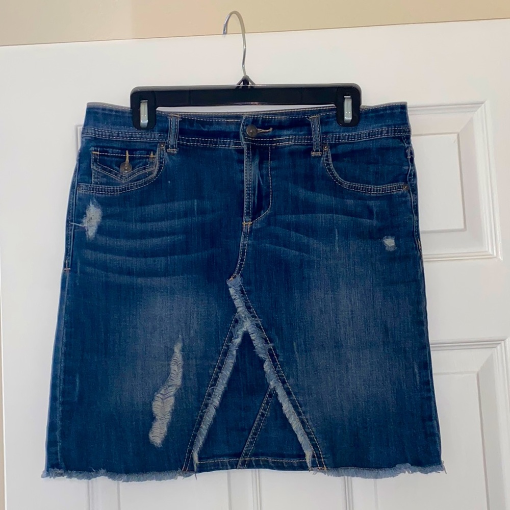 Gorgeous denim INC skirt with many pockets